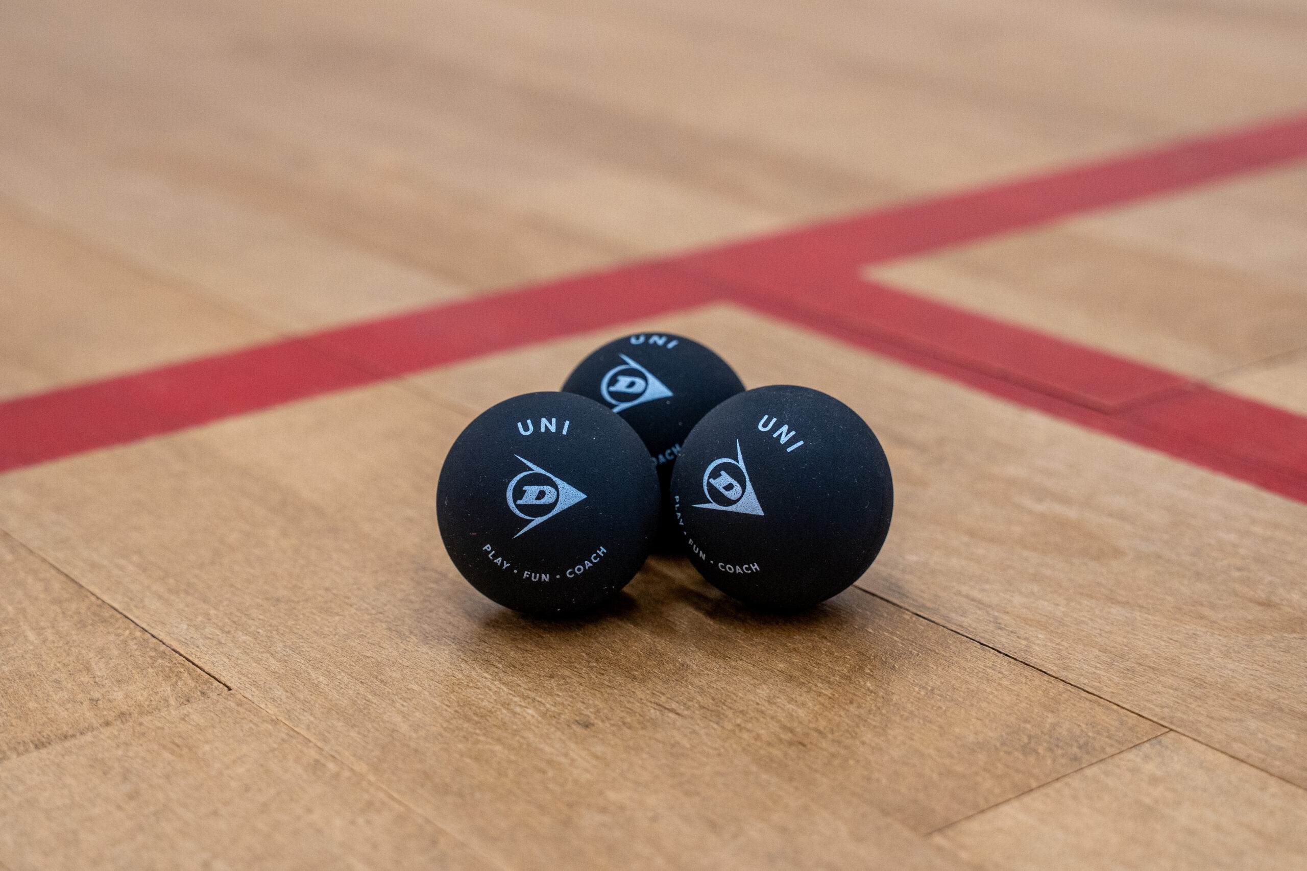 Dunlop Uni squashbal, grotere bal voor beginners, kinderen en spelers van alle leeftijden